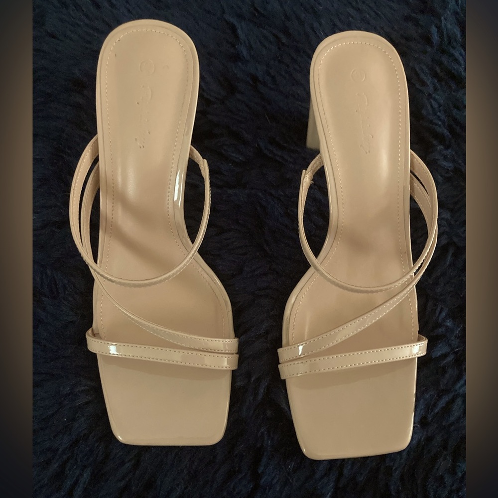 PiePieBuy brand size 9 light khaki colored heels